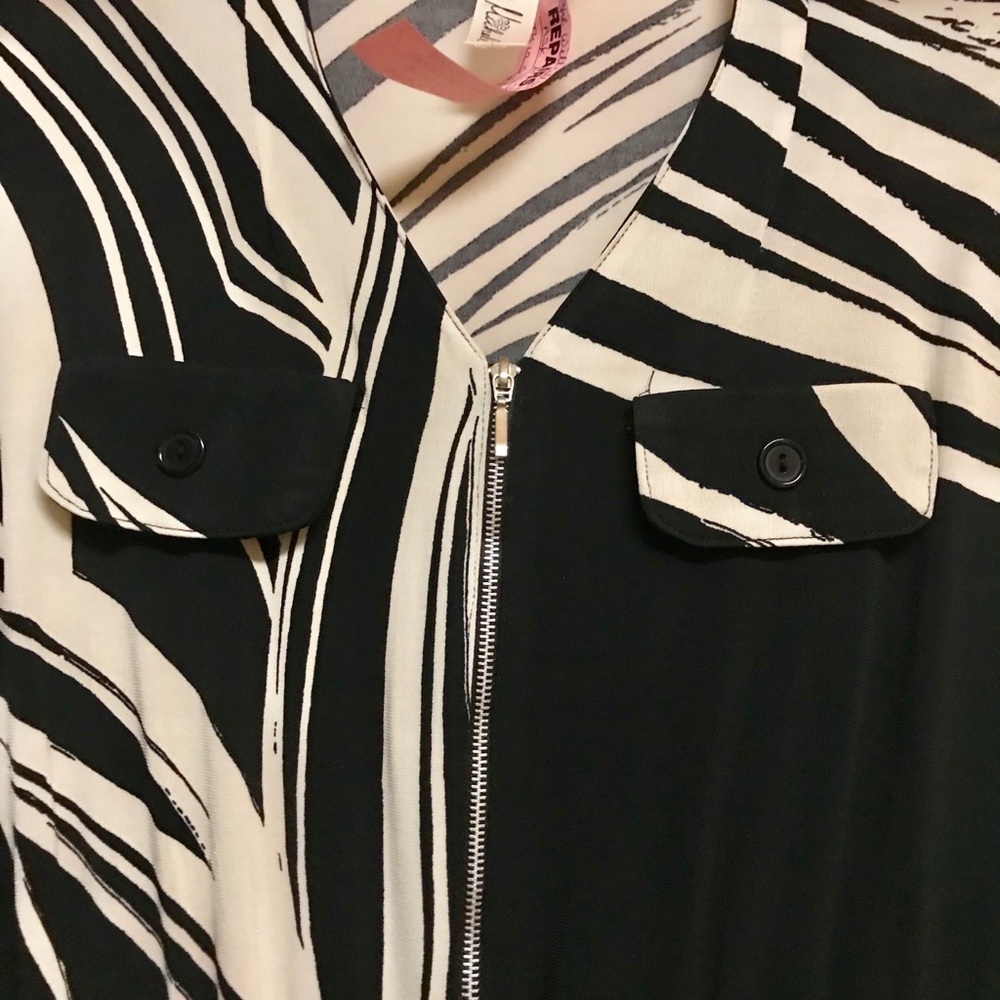 Jumpsuit - Picture 4 of 8